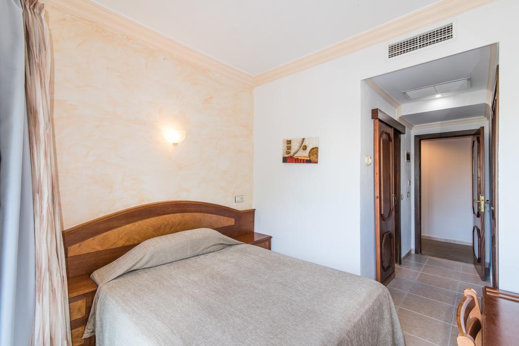 Hotel Baviera Cala Ratjada  Ngoại thất bức ảnh